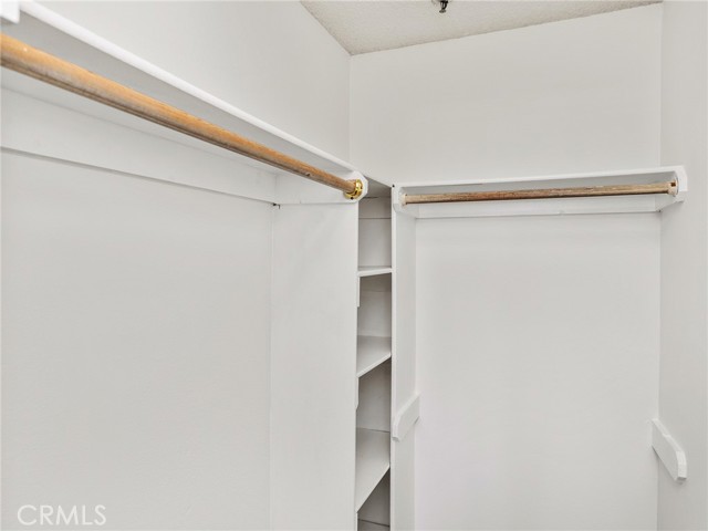 Detail Gallery Image 17 of 38 For 1706 Grismer Ave #211,  Burbank,  CA 91504 - 2 Beds | 3 Baths