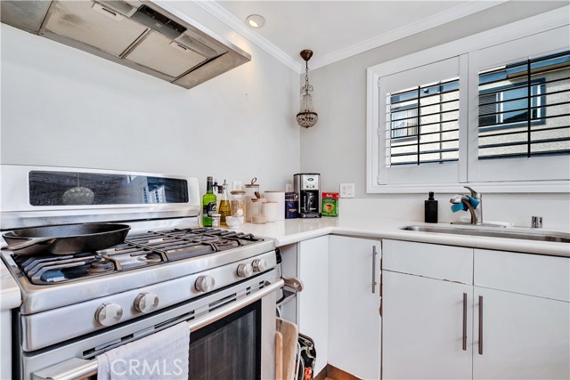 Detail Gallery Image 14 of 40 For 114 S Prospect #6,  Redondo Beach,  CA 90277 - 3 Beds | 2/1 Baths