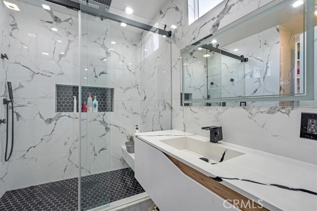 Detail Gallery Image 32 of 58 For 15330 Hart St, Van Nuys,  CA 91406 - 4 Beds | 4 Baths