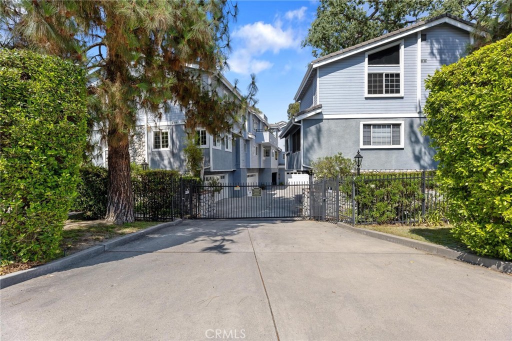 23163 Mulholland Drive