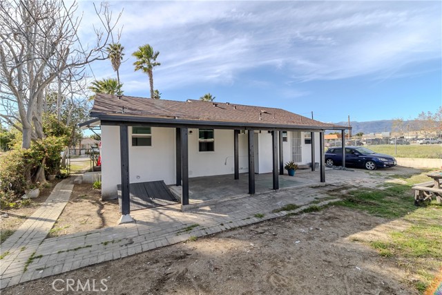 Detail Gallery Image 3 of 10 For 9023 Olive, Fontana,  CA 92335 - – Beds | – Baths