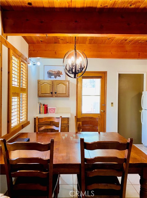 Detail Gallery Image 6 of 18 For 218 E Barker Bld, Big Bear City,  CA 92314 - 2 Beds | 2 Baths
