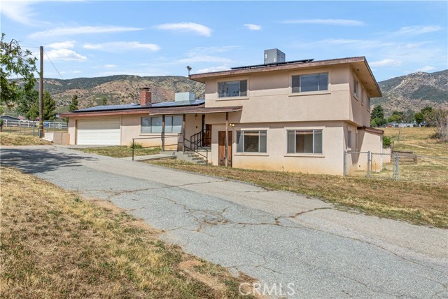 Detail Gallery Image 9 of 69 For 10207 Juniper Ave, Yucaipa,  CA 92399 - 4 Beds | 2 Baths