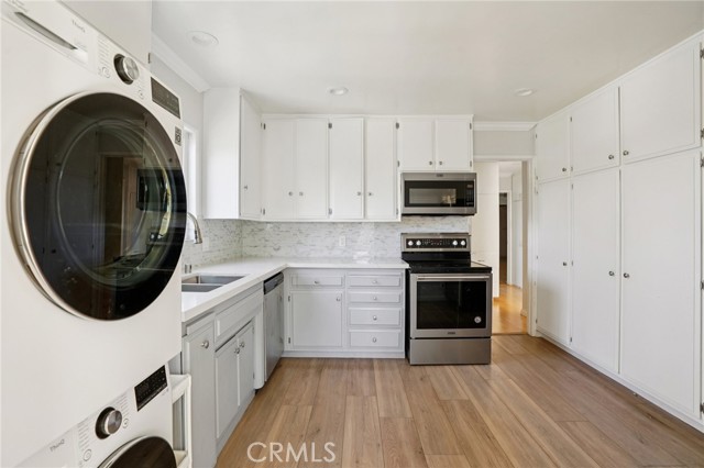 Detail Gallery Image 19 of 33 For 100 Hermosa Ave 3a,  Long Beach,  CA 90802 - 2 Beds | 2 Baths