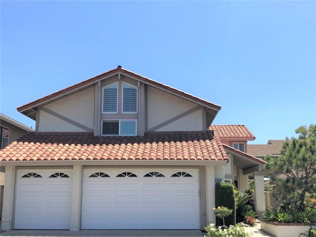 32 Alegria Irvine, California This house has been fully and spectacularly remodeled. Located in the famous and highly popular neighborhood of Northwood in Irvine steps away from a walking trail to Santiago Hills Elementary School. Featuring countless amenities with 4 bedrooms, 3 bathrooms and a giant bonus room which could be used as the 5th bedroom, and 3-car attached garage. The first floor bedroom has been renovated to include an ensuite bathroom. The home has vaulted ceilings, skylights, dual pane windows and window shutters, and epoxy garage flooring. The open gourmet kitchen includes quartz counters, a sub-zero refrigerator, stainless steel appliances and ample cabinets. The master bedroom boasts newer tile flooring, newer large closets with mirrored sliding doors, a tub/shower combination and a upgraded spacious bathroom vanity. Other features include laundry room with washer and dryer on the first floor, ample recess lighting throughout the home. Relax in your spacious backyard with well-maintained lush landscapes. HOA and association amenities include a pool, spa, tennis courts and areas to have barbecues with friends and family. Minutes away from Sierra Vista Middle School, Northwood High School, Northwood Town Center and Zion Market.