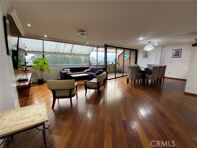 Detail Gallery Image 4 of 23 For 1 P. Gomez D, Cuenca, Ecuador, –,  – 00000 - 2 Beds | 2/1 Baths