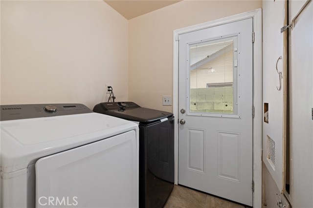 8419 Yolanda Avenue, Northridge CA: https://media.crmls.org/medias/4eb47110-f5be-4eeb-91a5-137d90fbcf83.jpg