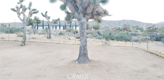 Detail Gallery Image 9 of 59 For 57765 Pueblo Trl, Yucca Valley,  CA 92284 - 3 Beds | 2 Baths