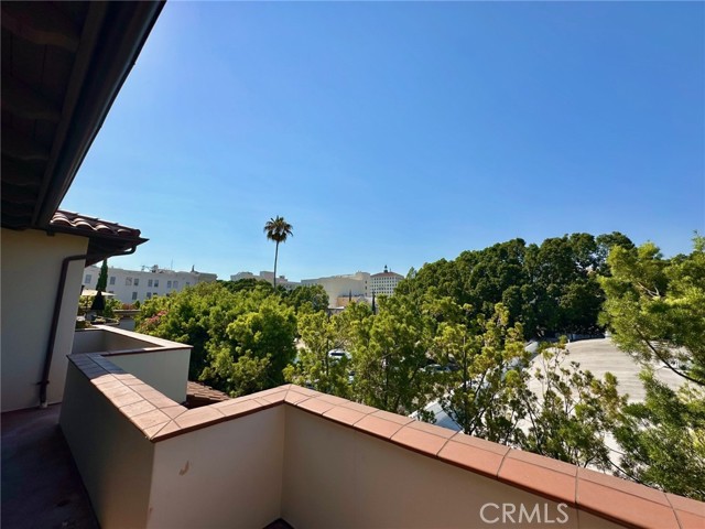 Detail Gallery Image 26 of 31 For 108 S El Molino Ave #302,  Pasadena,  CA 91101 - 3 Beds | 2/1 Baths