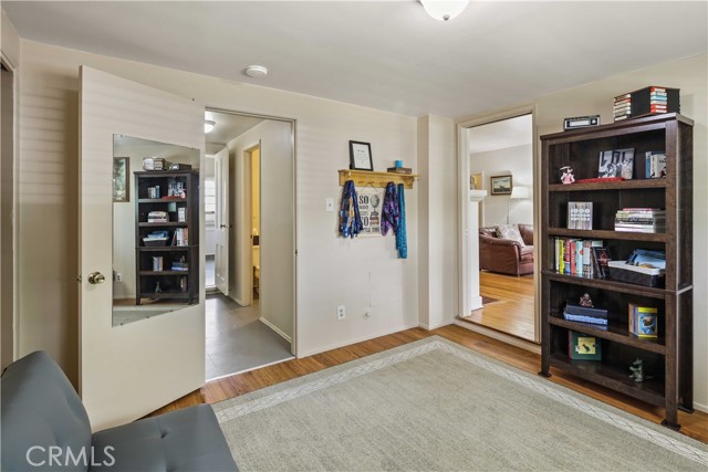 Detail Gallery Image 16 of 27 For 1200 N Valley St, Burbank,  CA 91505 - 4 Beds | 2 Baths