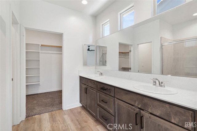 Detail Gallery Image 13 of 26 For 8005 Bandelier Dr, Bakersfield,  CA 93313 - 3 Beds | 2 Baths