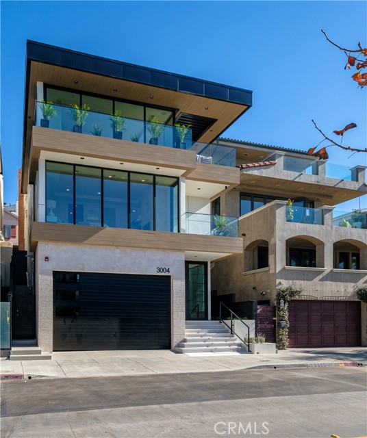 Detail Gallery Image 3 of 64 For 3004 Manhattan Ave, Manhattan Beach,  CA 90266 - 5 Beds | 5/1 Baths