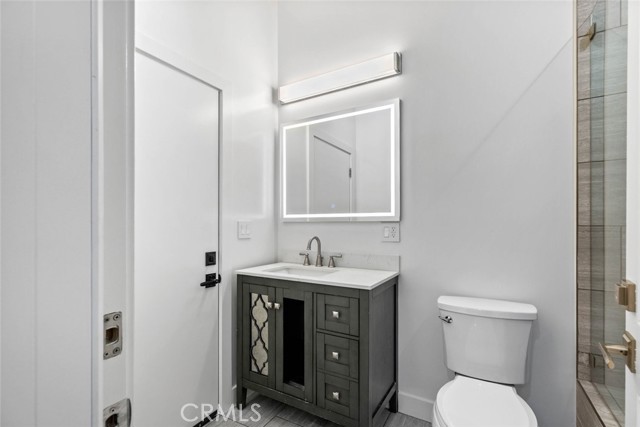 Detail Gallery Image 54 of 61 For 415 Birmingham Rd, Burbank,  CA 91504 - 4 Beds | 3/1 Baths