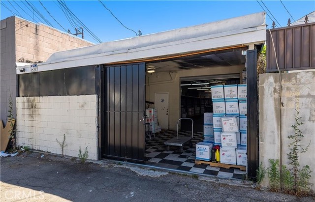 Image 17 of 22 For 3210 San Fernando Boulevard