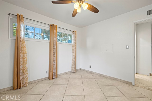 10685 Ledeen Drive, Lakeview Terrace CA: https://media.crmls.org/medias/4eb5b7b7-6b9c-436d-897a-7593dabe4cd5.jpg