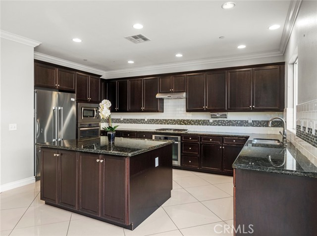 28002 Kenny Lane, Saugus CA: https://media.crmls.org/medias/4eb6bcc7-7df1-4e0c-a985-1f1192b61788.jpg