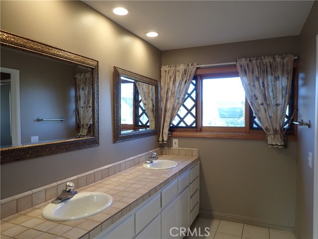 Detail Gallery Image 21 of 37 For 16651 Phelps Ln, Huntington Beach,  CA 92649 - 4 Beds | 2/1 Baths