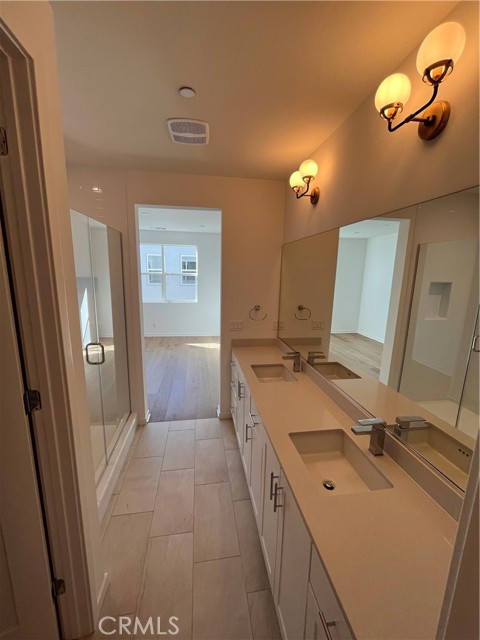 Detail Gallery Image 7 of 12 For 1211 Winslow, Newport Beach,  CA 92660 - 2 Beds | 2/1 Baths