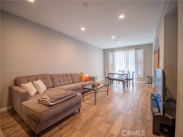 Image 3 of 24 For 4433 Owens Street 102