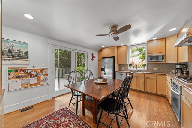Detail Gallery Image 16 of 56 For 526 W 12th St, Claremont,  CA 91711 - 3 Beds | 2/1 Baths