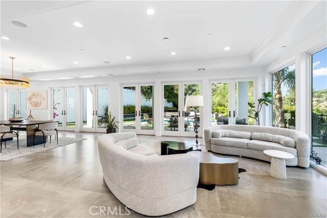 Detail Gallery Image 52 of 65 For 9484 Gloaming Dr, Beverly Hills,  CA 90210 - 4 Beds | 4 Baths