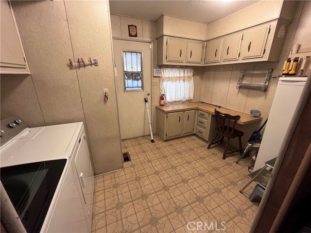 Detail Gallery Image 13 of 21 For 200 W San Bernardino Ave #1,  Riverside,  CA 92376 - 3 Beds | 1/1 Baths