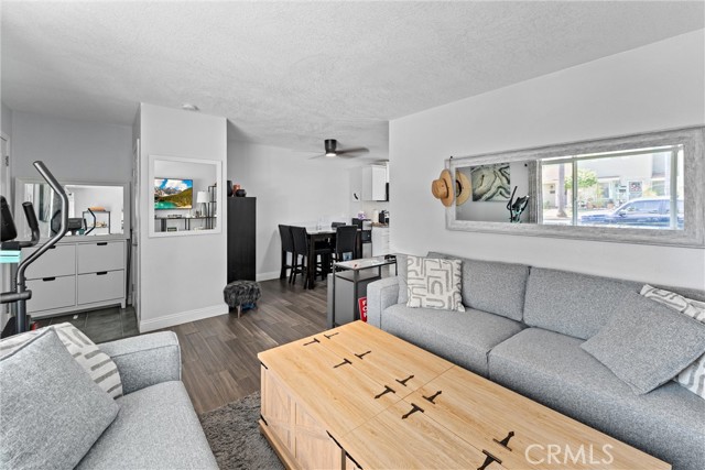 Detail Gallery Image 8 of 27 For 9811 Continental Dr, Huntington Beach,  CA 92646 - 1 Beds | 1 Baths