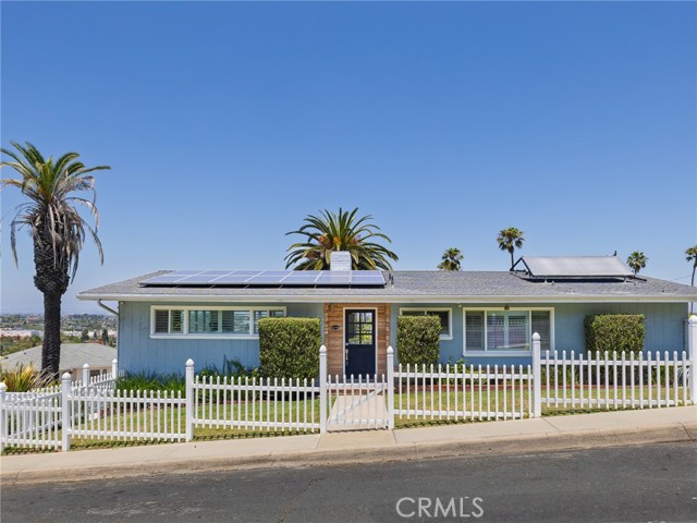 246 Via Los Miradores, Redondo Beach CA: https://media.crmls.org/medias/4ebcf6c1-080f-43dc-9ceb-cfe1e48f7bbf.jpg