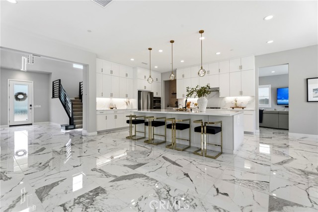 Detail Gallery Image 19 of 75 For 17721 Ridgeline Ct, Saugus,  CA 91350 - 4 Beds | 4 Baths