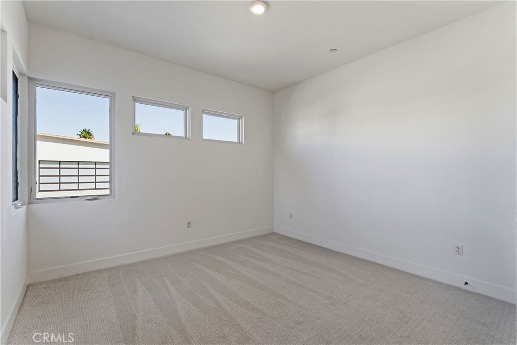 MLS #OC25255212 image #13