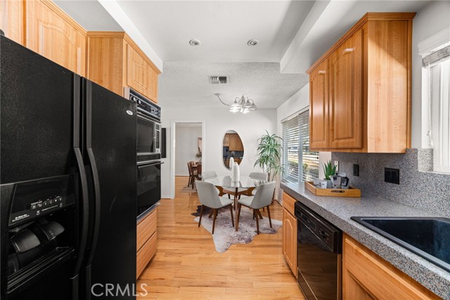 1517 Pamela Crest, Redlands CA: https://media.crmls.org/medias/4ebdb766-e32b-445d-8bf4-af1514727c32.jpg