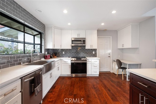 5088 San Jacinto Circle West, Fallbrook CA: https://media.crmls.org/medias/4ebdcfb0-19c0-4ae7-9bd5-dfcf137f1470.jpg