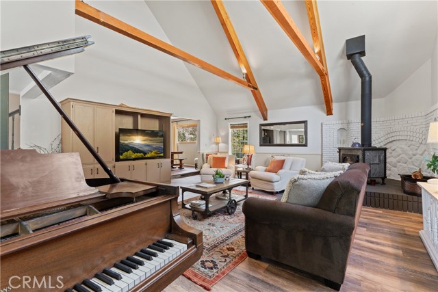 Detail Gallery Image 12 of 49 For 27847 St Bernard Ln, Lake Arrowhead,  CA 92352 - 3 Beds | 3 Baths