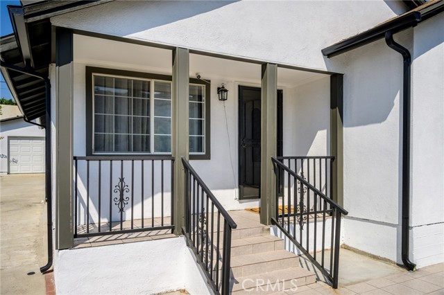 Detail Gallery Image 2 of 34 For 7577 Valaho Dr, Tujunga,  CA 91042 - 3 Beds | 3 Baths
