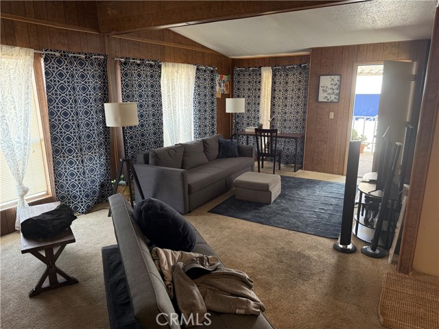 Detail Gallery Image 5 of 32 For 4901 Green River Rd #98,  Corona,  CA 92878 - 2 Beds | 2 Baths