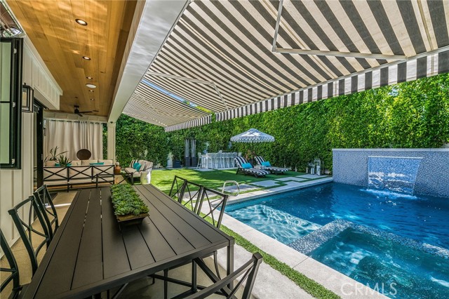 4365 Kraft Avenue, Studio City CA: https://media.crmls.org/medias/4ec02496-7686-44bc-9687-c478b581c129.jpg