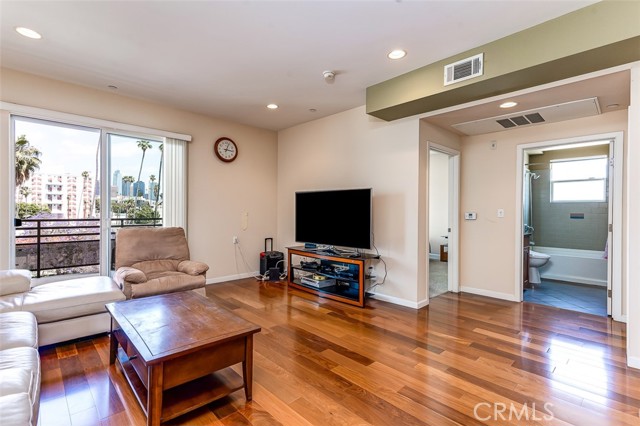 Image 3 for 940 Elden Ave #402, Los Angeles, CA 90006
