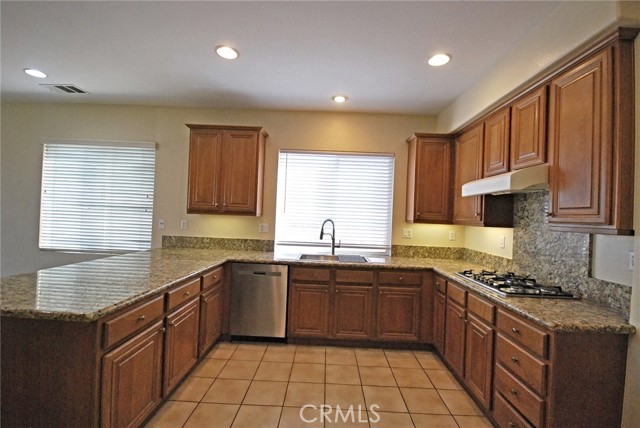 27849 Alta Vista Avenue, Valencia CA: https://media.crmls.org/medias/4ec06972-a149-4d7b-8278-5f6884836fd3.jpg