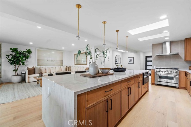 2416 Palm Avenue, Manhattan Beach CA: https://media.crmls.org/medias/4ec0e9e4-7808-4809-ac11-d1d34d72d7e8.jpg