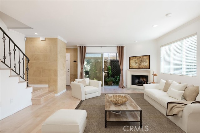 Detail Gallery Image 1 of 1 For 4230 Whitsett Ave #1,  Studio City,  CA 91604 - 2 Beds | 2/1 Baths