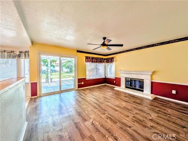 7754 Fox Tail Court, Highland CA: https://media.crmls.org/medias/4ec160a1-ed06-4cb2-8d21-25d9e5ed7a54.jpg