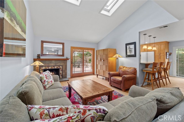 Detail Gallery Image 1 of 30 For 9911 Constitution Dr, Huntington Beach,  CA 92646 - 4 Beds | 2 Baths