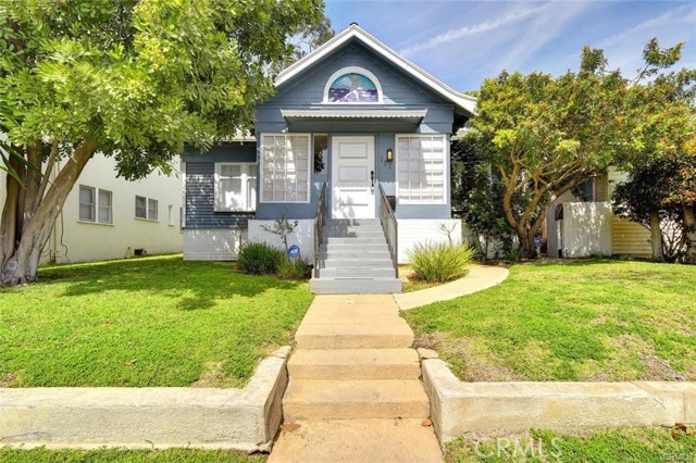 Detail Gallery Image 2 of 9 For 757 N Loma Vista, Long Beach,  CA 90813 - 3 Beds | 2 Baths