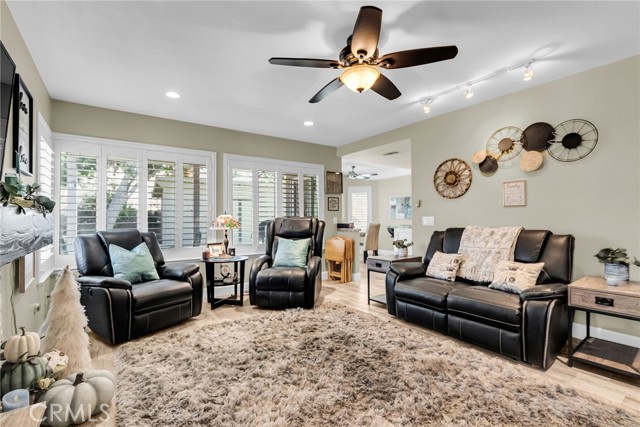 11322 Breithorn Court, Riverside CA: https://media.crmls.org/medias/4ec2b63e-2d50-4b8f-aa74-4919564f14e5.jpg