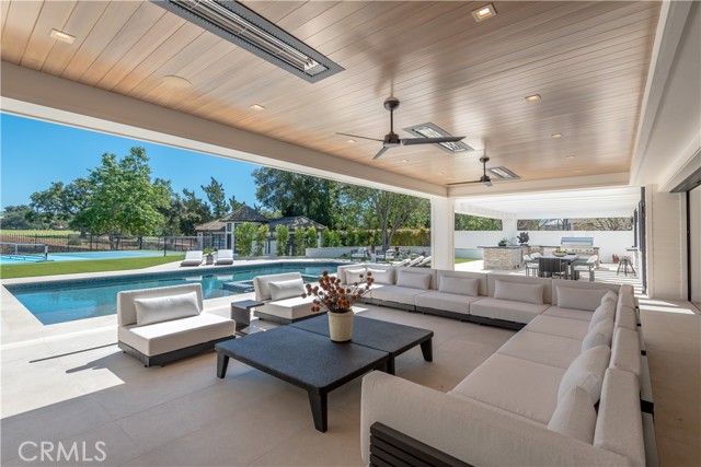 Detail Gallery Image 13 of 30 For 4400 Oak Place, Westlake Village,  CA 91362 - 6 Beds | 6/1 Baths