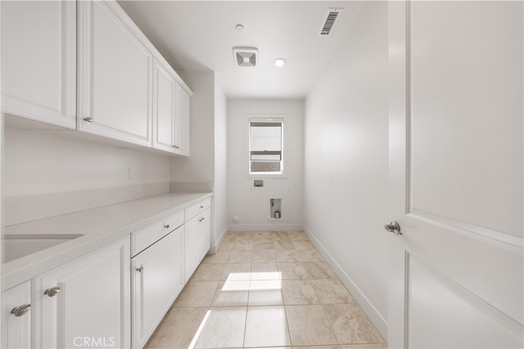 MLS #OC25251209 image #43