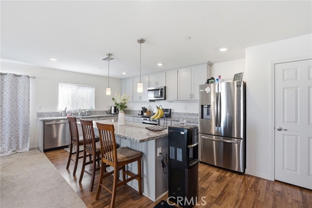 Detail Gallery Image 10 of 42 For 2113 E Donatello St, Lancaster,  CA 93535 - 3 Beds | 2 Baths