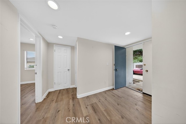 Detail Gallery Image 21 of 41 For 10346 Siesta Dr, Sunland,  CA 91040 - 2 Beds | 3 Baths