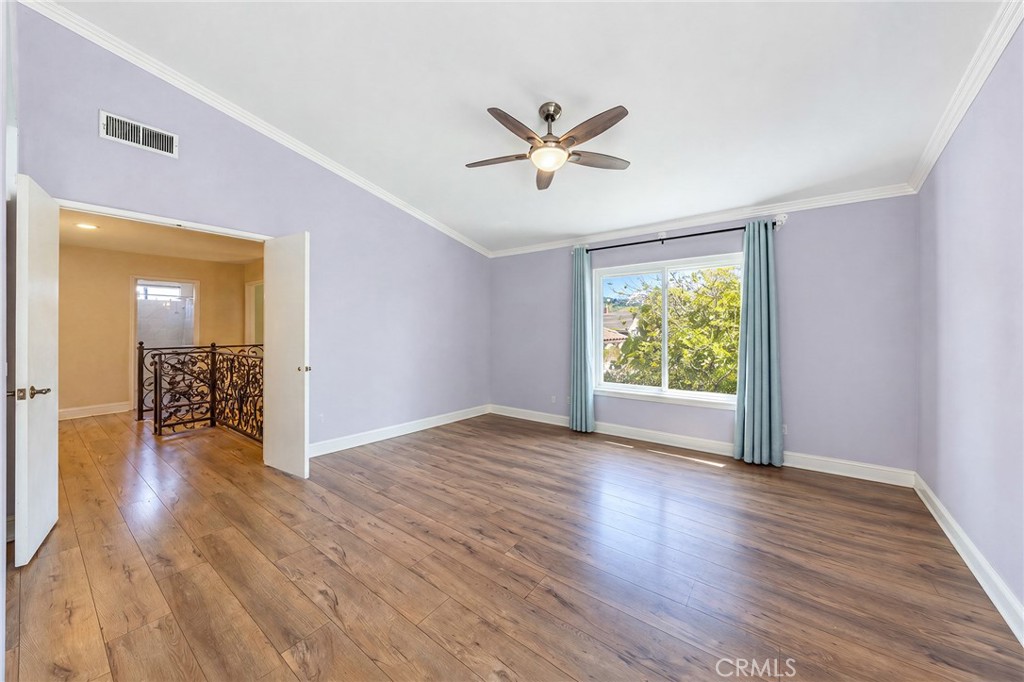 https://media.crmls.org/medias/4ec56ccb-2264-4f83-a41b-0f1548446735.jpg?preset=X-Large