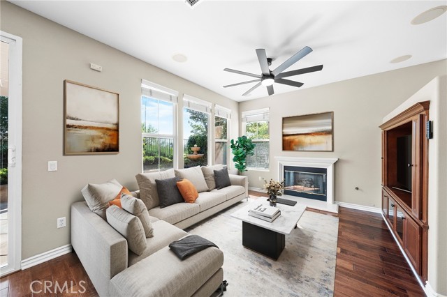 Detail Gallery Image 10 of 75 For 26640 via Bellazza, Valencia,  CA 91381 - 3 Beds | 2/1 Baths